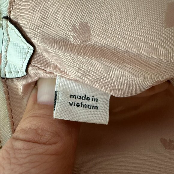 Kate Spade Straw Clutch With Strawberry Embroidery & Zip Closure - Picture 7 of 10